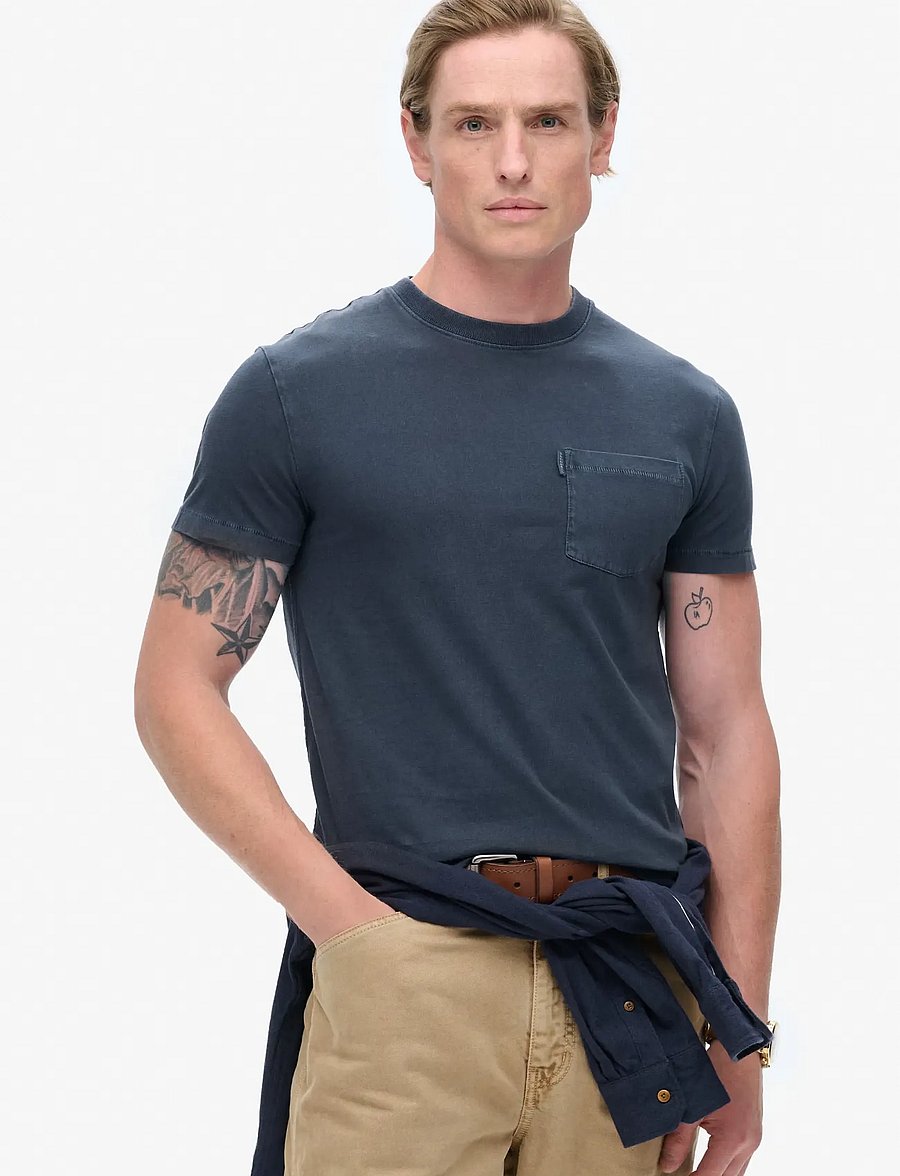 Superdry - ESSENTIAL WASHED POCKET TEE - kurzärmelige t-shirts - washed eclipse navy - 0