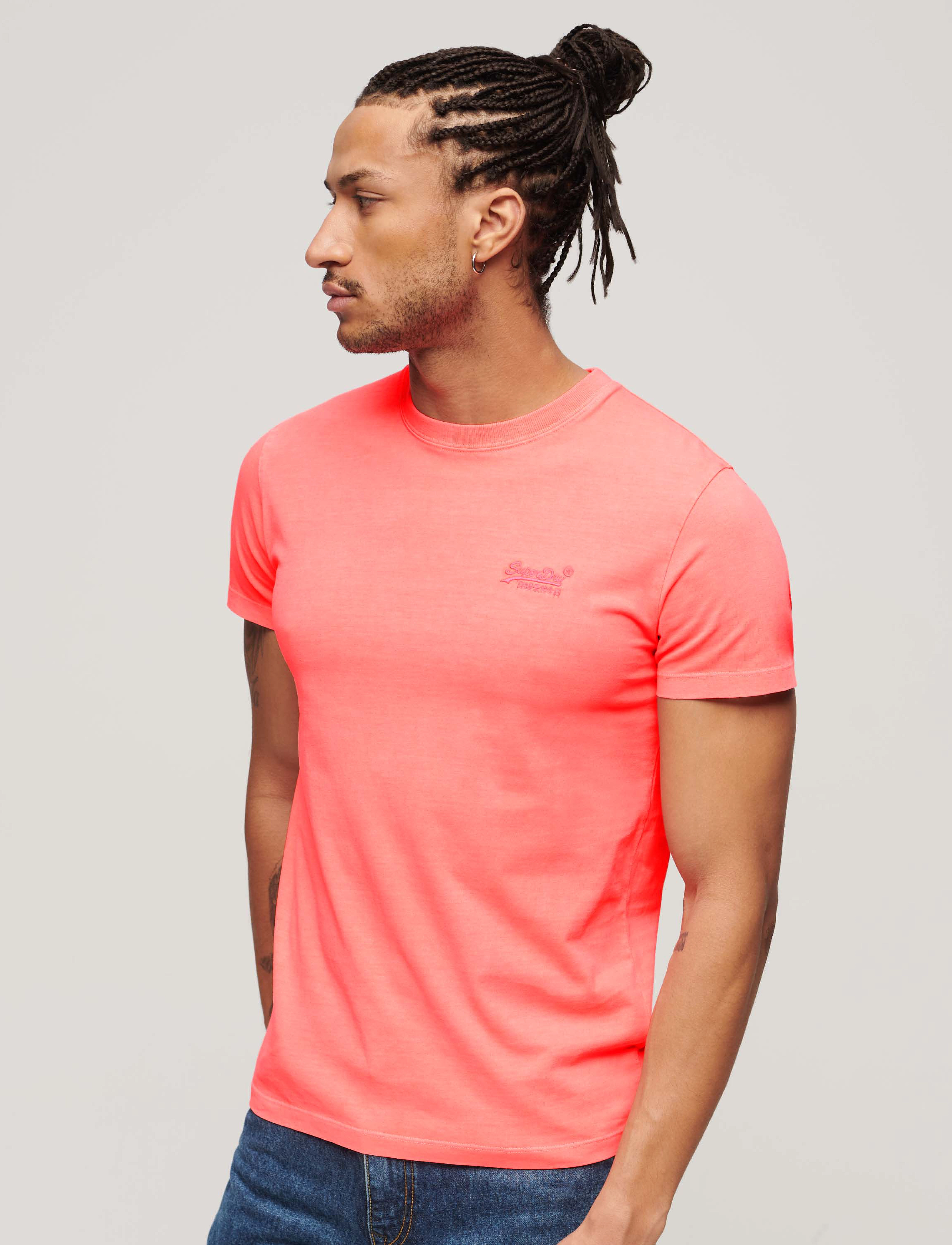 Essential Logo Emb Neon Tee