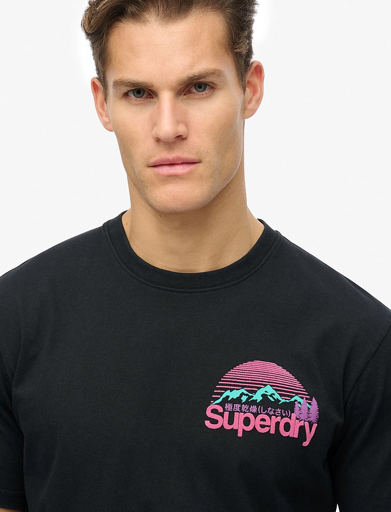 Superdry - CL GREAT OUTDOORS CHEST TEE - lyhythihaiset - black - 4