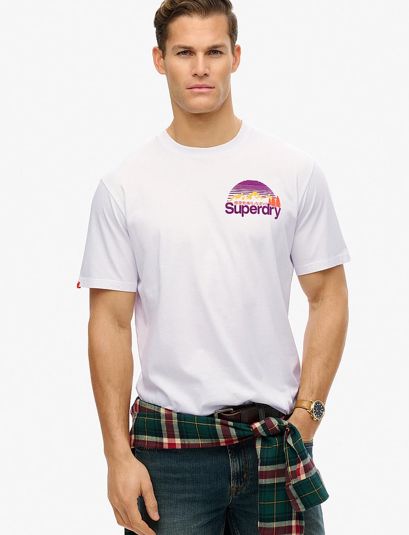 Superdry - CL GREAT OUTDOORS CHEST TEE - kortärmade t-shirts - optic - 0