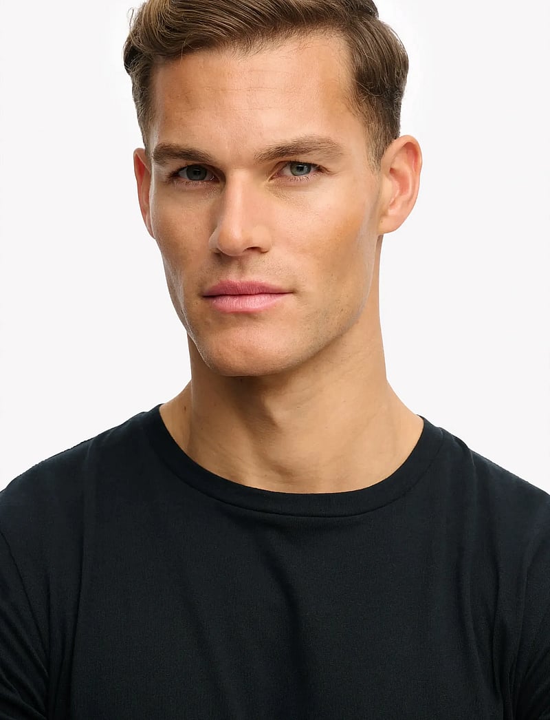 Superdry - CLASSIC ESSENTIAL TEE - lühikeste varrukatega t-särgid - jet black - 4