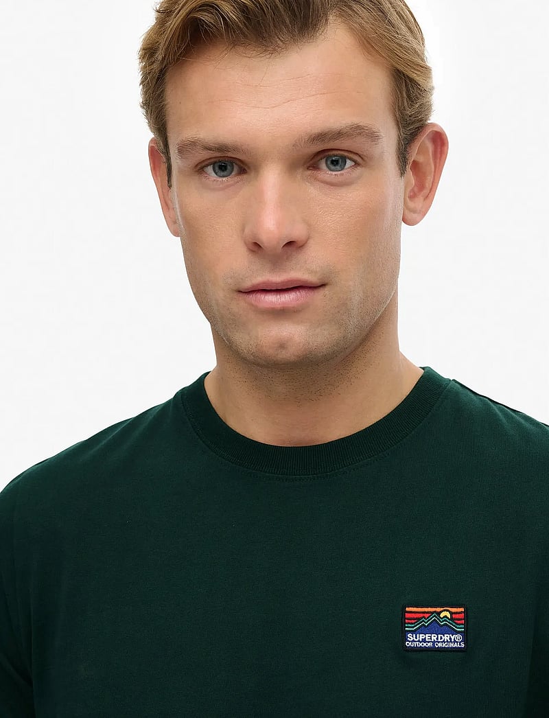 Superdry - GREAT OUTDOORS EMB RELAXED TEE - kortærmede t-shirts - enamel green - 3