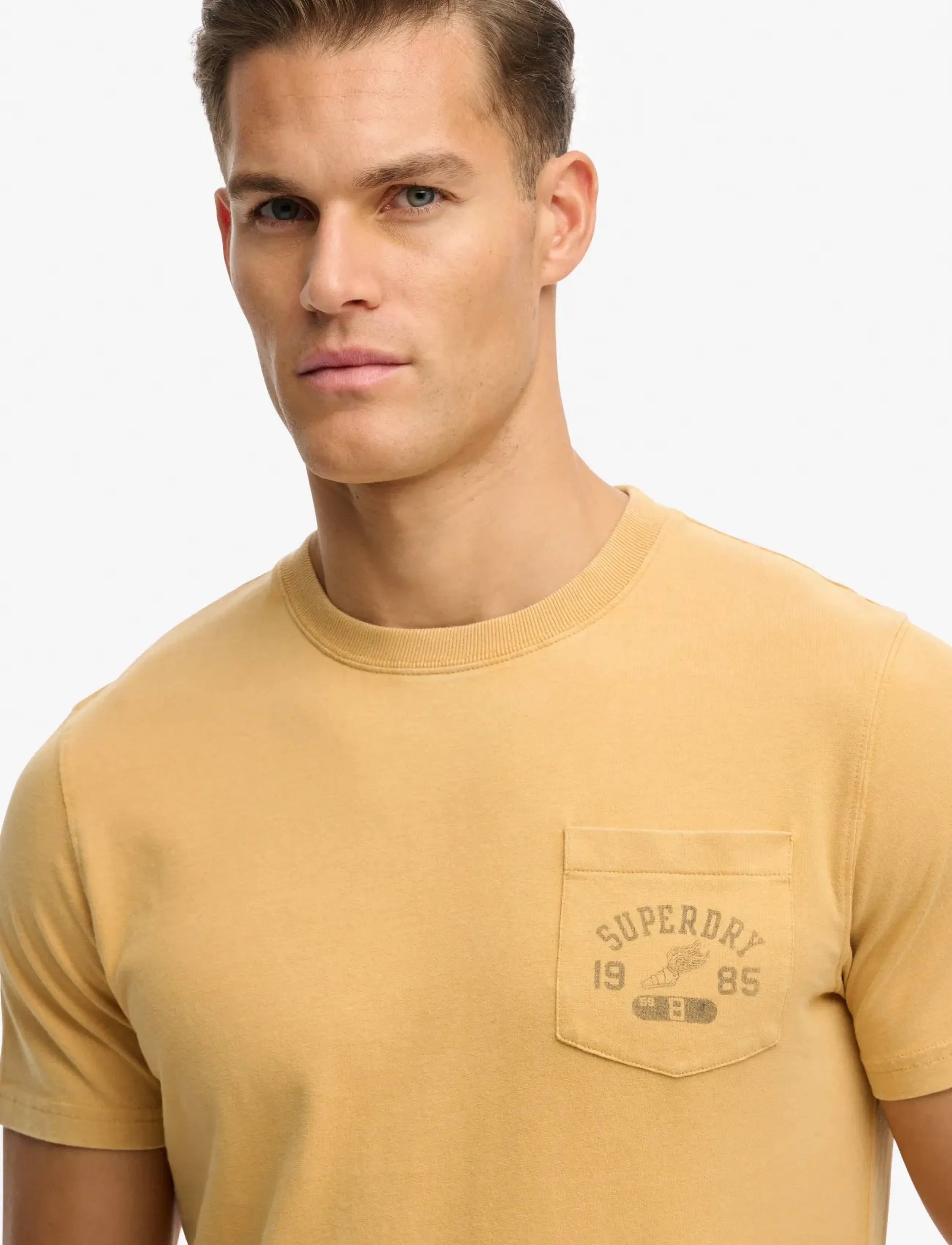 Superdry - VINTAGE PREP RELAXED PCKET TEE - najniższe ceny - winter gold - 2