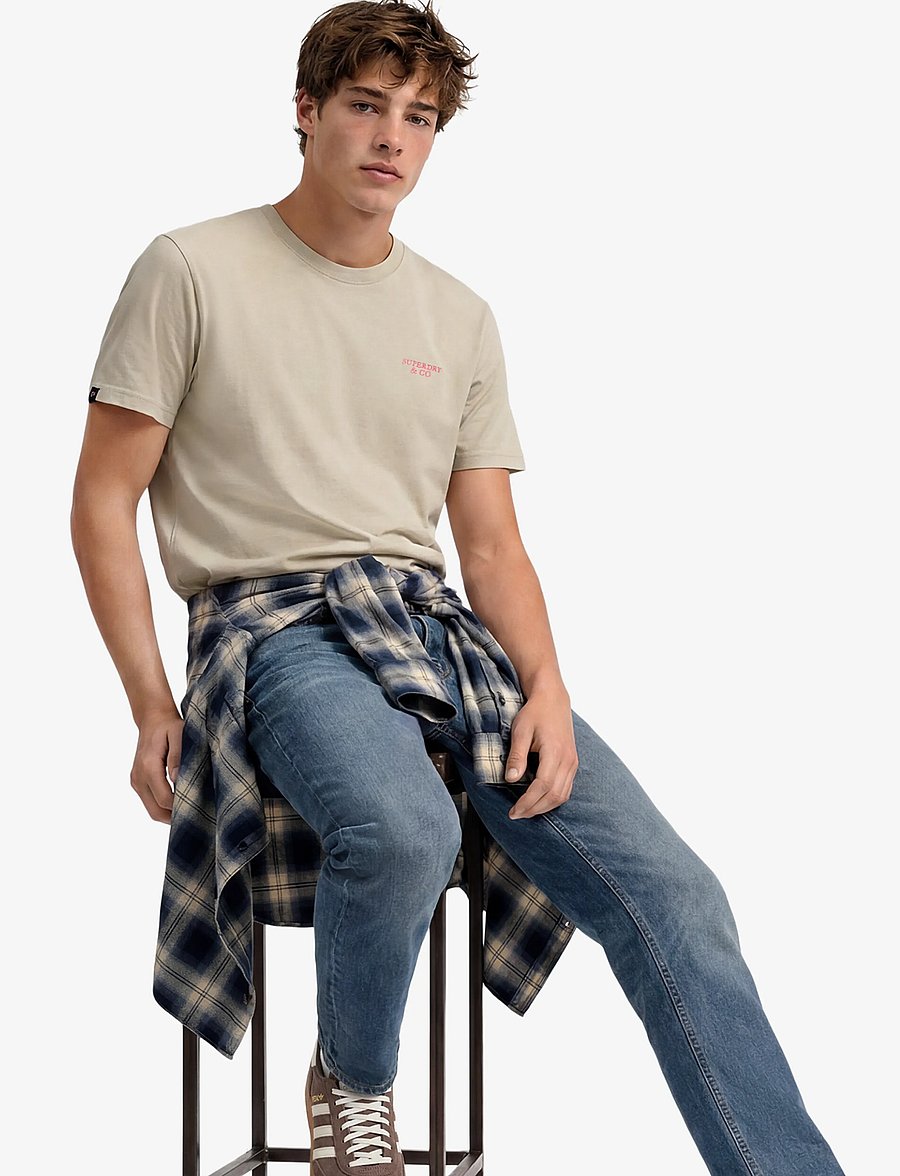 Superdry - ESSENTIAL STACKED LOGO EMB TEE - birch/neon pink - 4