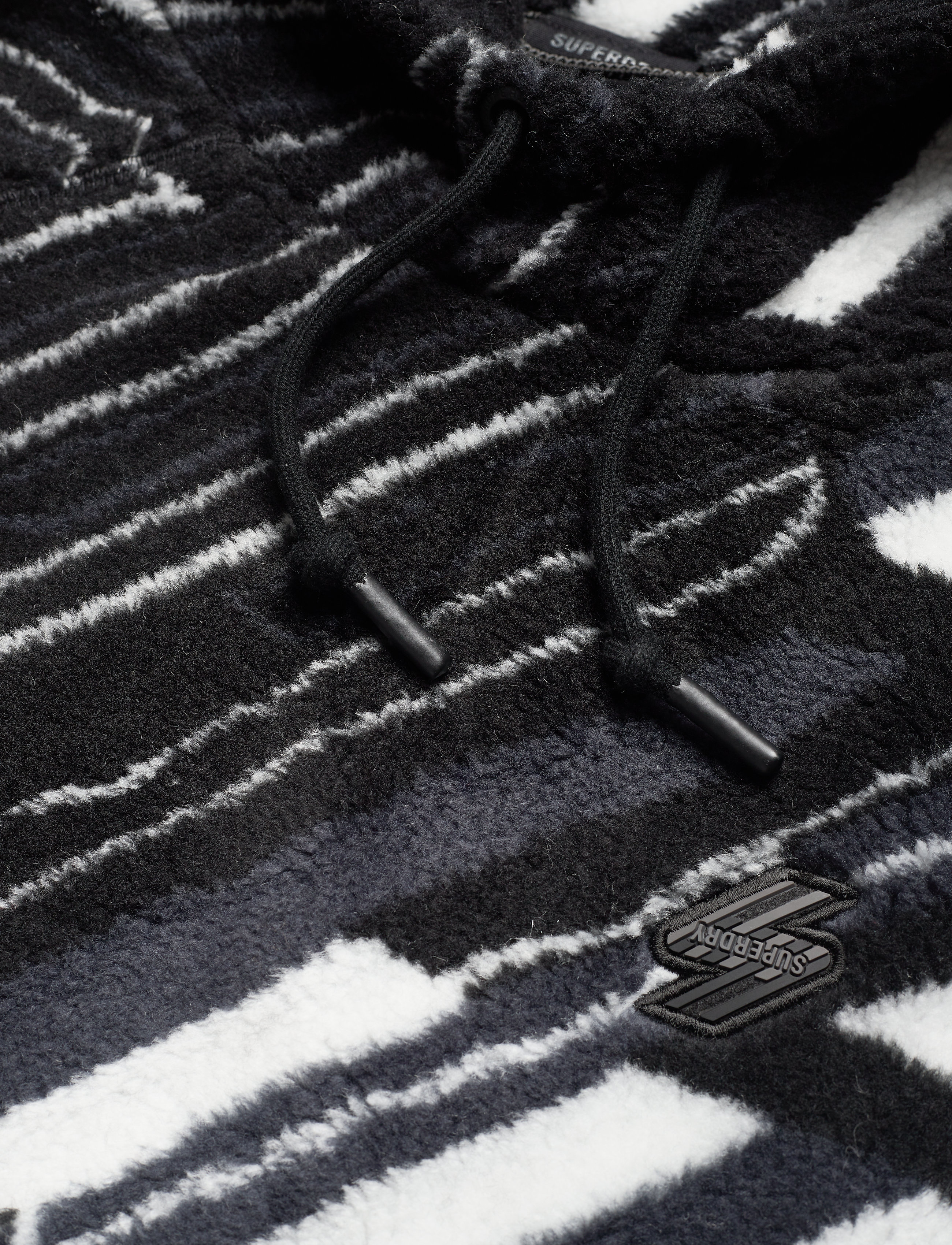 Superdry - SPORTSTYLE BLK AOP SHERPA HOOD - black - 2