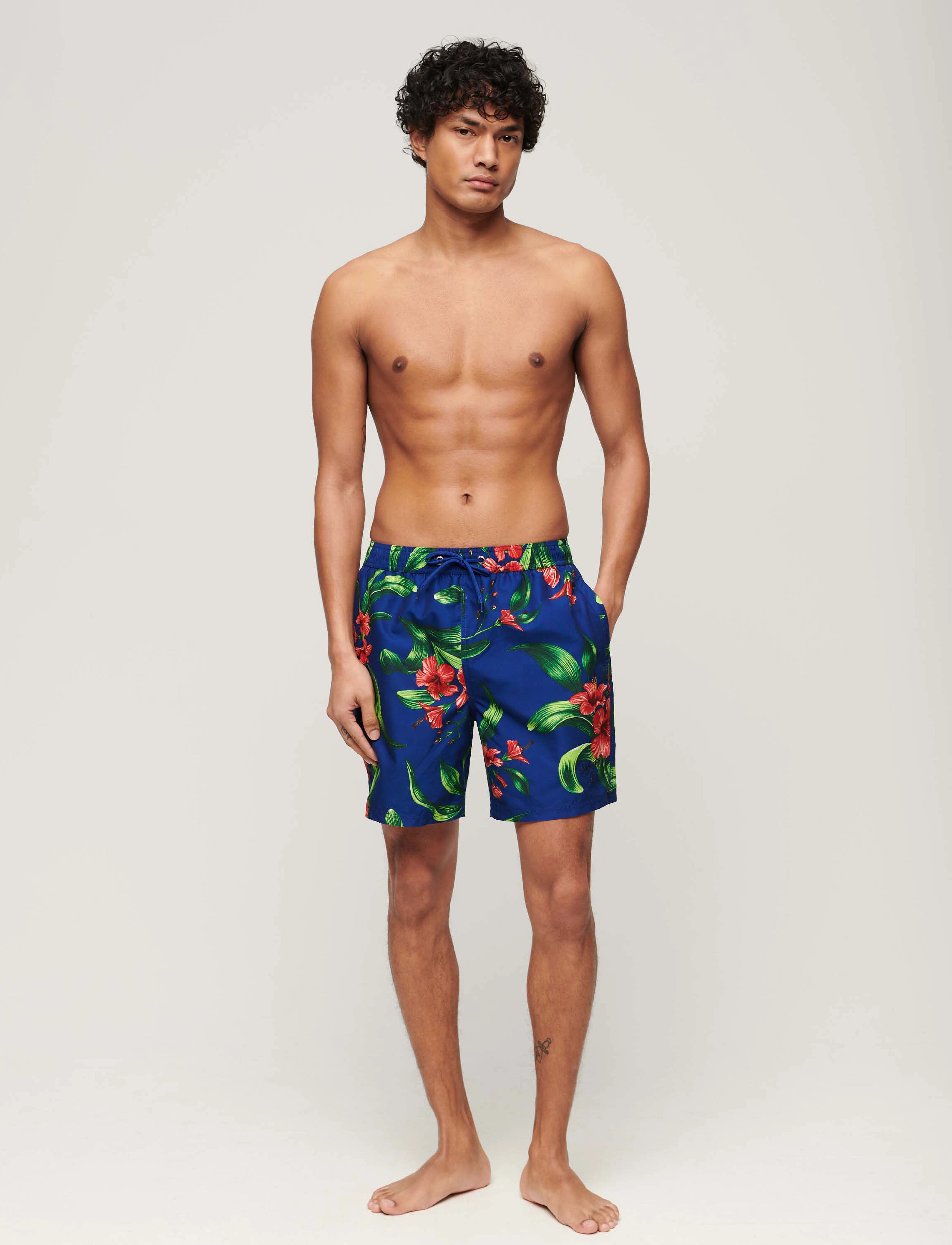 Superdry - HAWAIIAN PRINT 17 SWIM SHORT - badebukser - hibiscus royal blue - 4