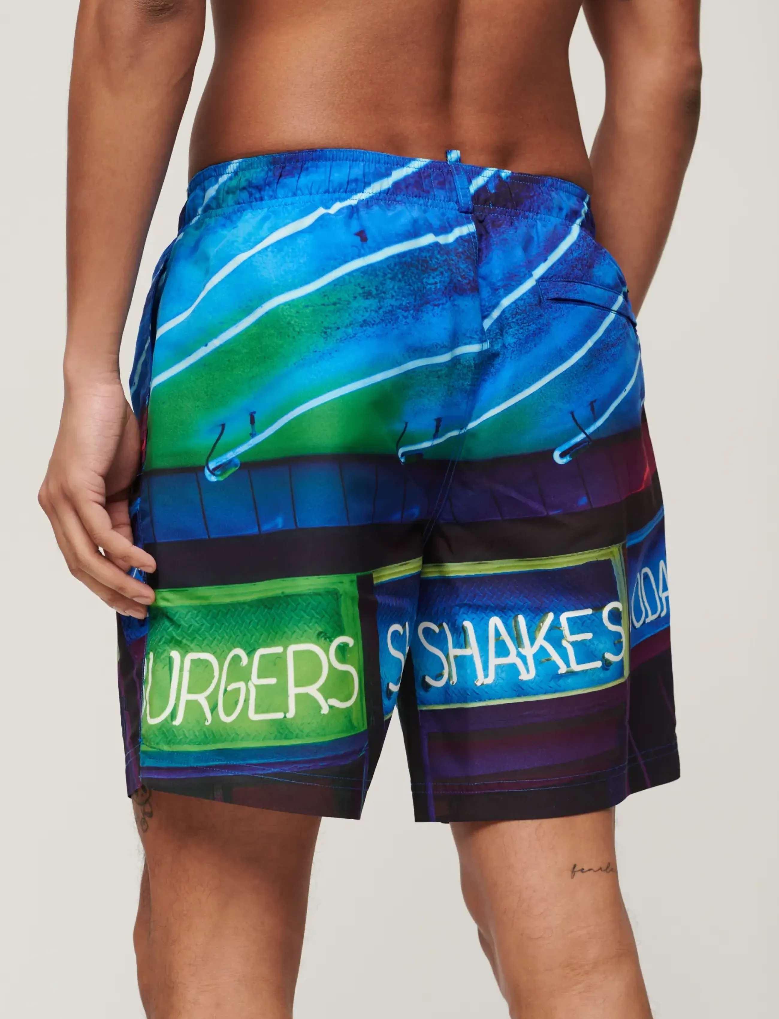Superdry - PHOTOGRAPHIC 17 SWIM SHORT - badehose - neon navy - 2
