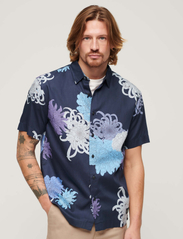 Superdry - HAWAIIAN SHIRT - short-sleeved t-shirts - chrysanthemum navy - 2