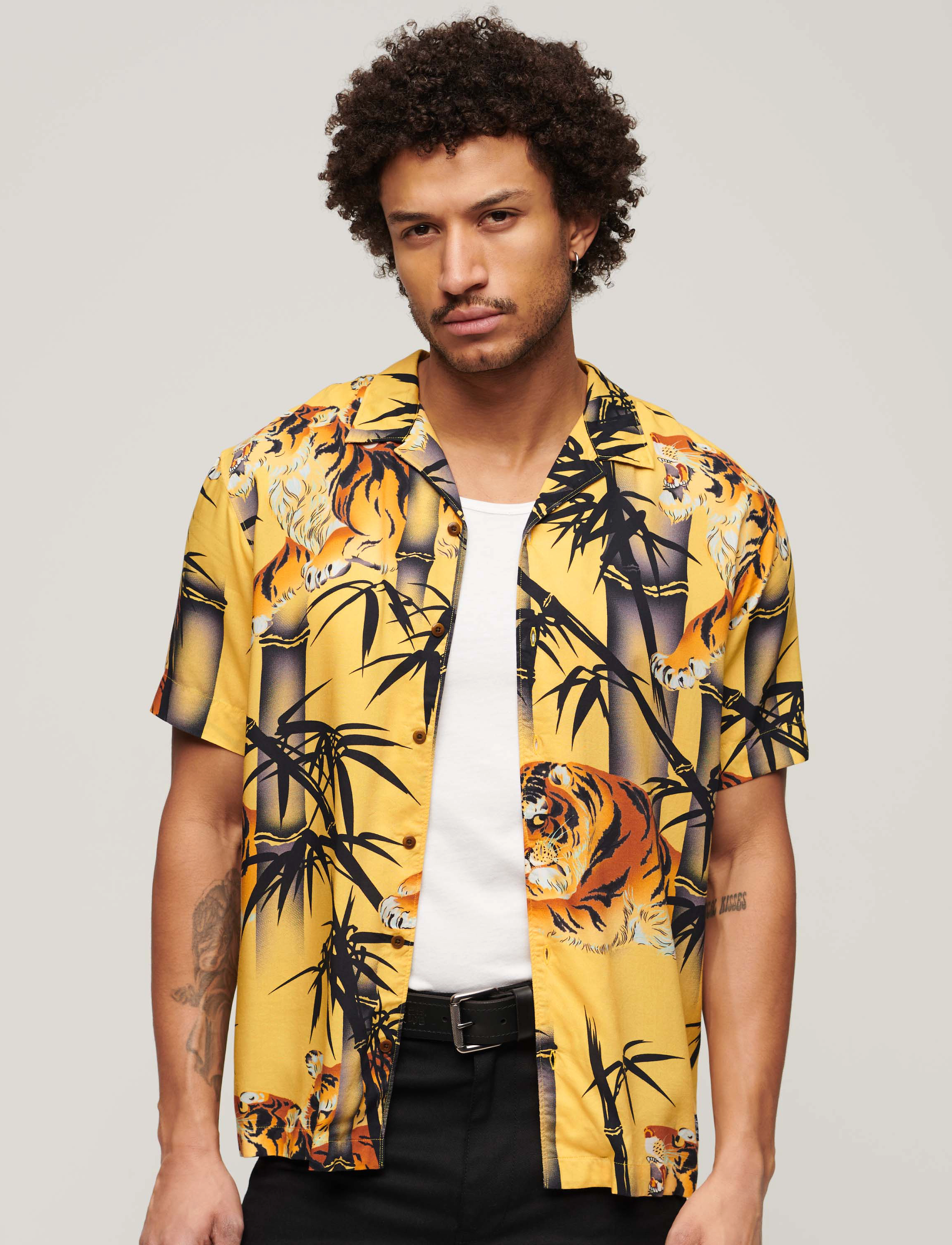 Superdry - HAWAIIAN RESORT SHIRT - tora gold - 2