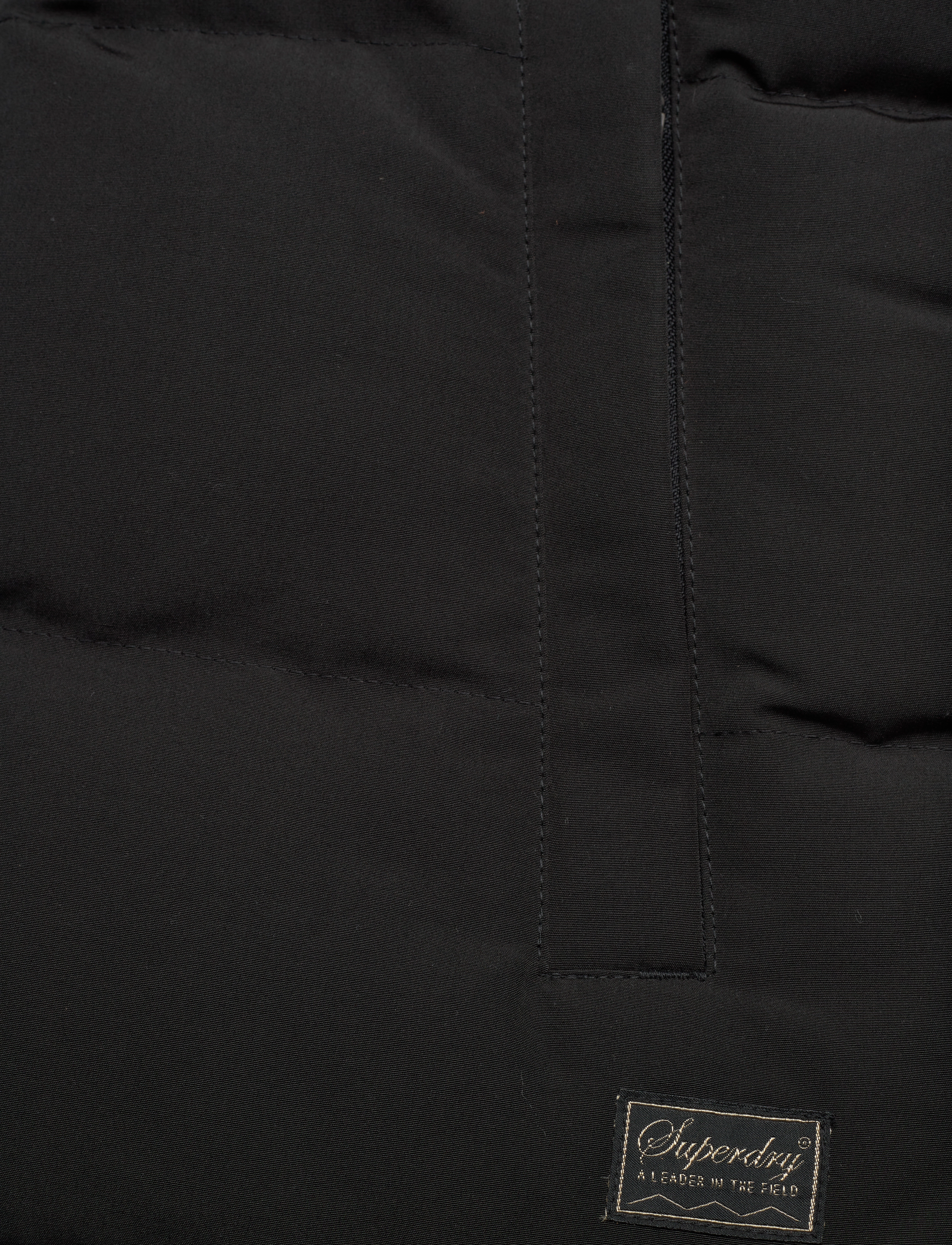 Superdry - HOODED EVEREST GILET - black - 3