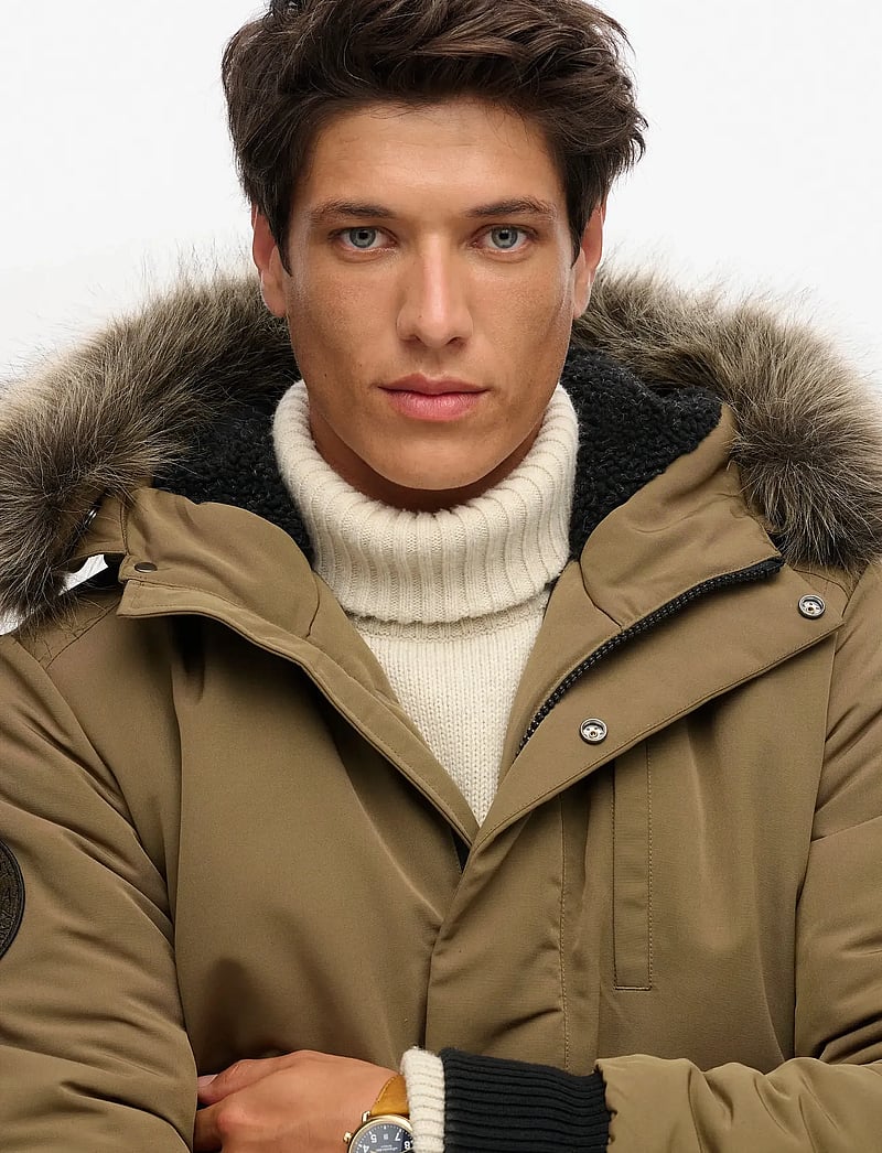 Superdry - EVEREST HOODED PUFFER BOMBER - vinterjackor - military olive - 2