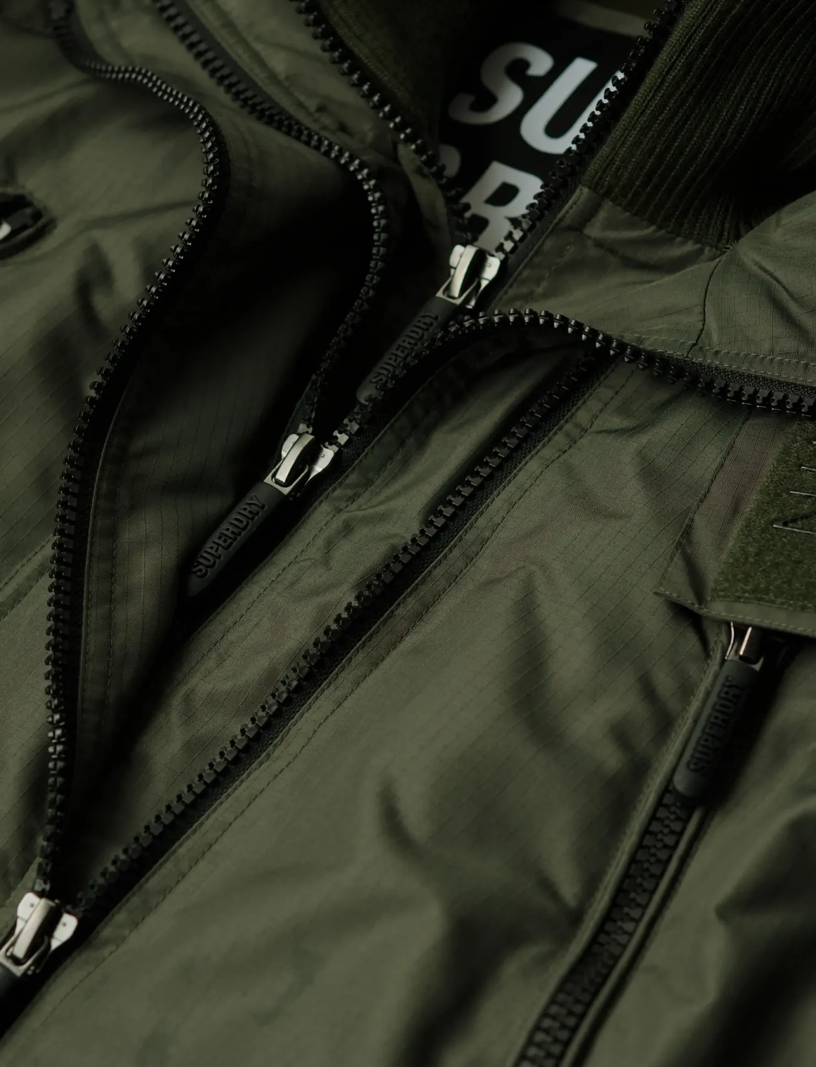 Superdry - MOUNTAIN WINDCHEATER - friluftsjackor - surplus goods olive - 5