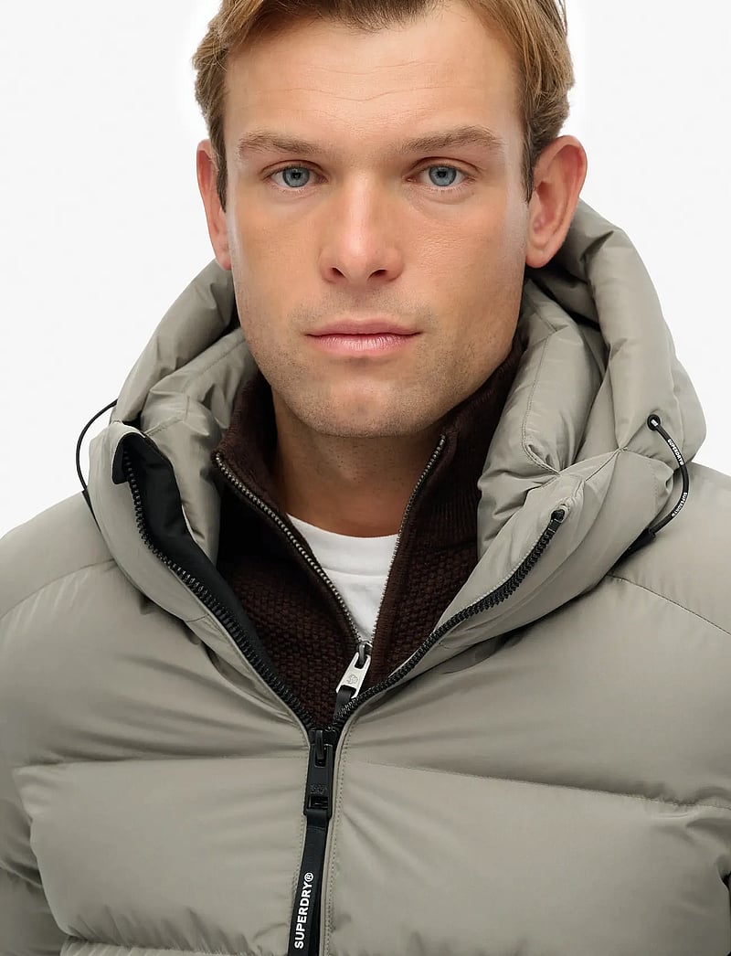 Superdry - HOODED SPORTS PUFFER JACKET - vinterjakker - light khaki green - 2