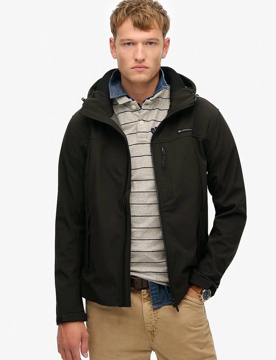 Superdry - HOODED SOFT SHELL TREKKER JKT - daunenjacken - black - 0