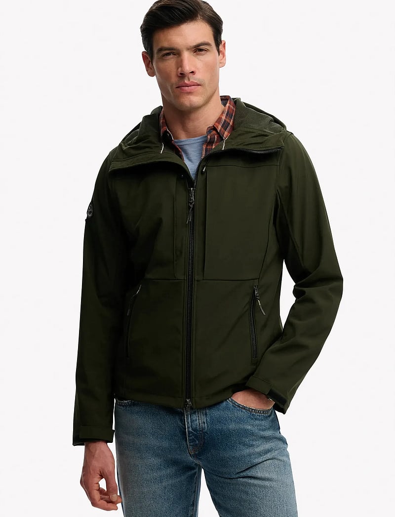 Superdry - HOODED SOFTSHELL TREKKER JKT - outdoor jackets - surplus goods olive green - 3