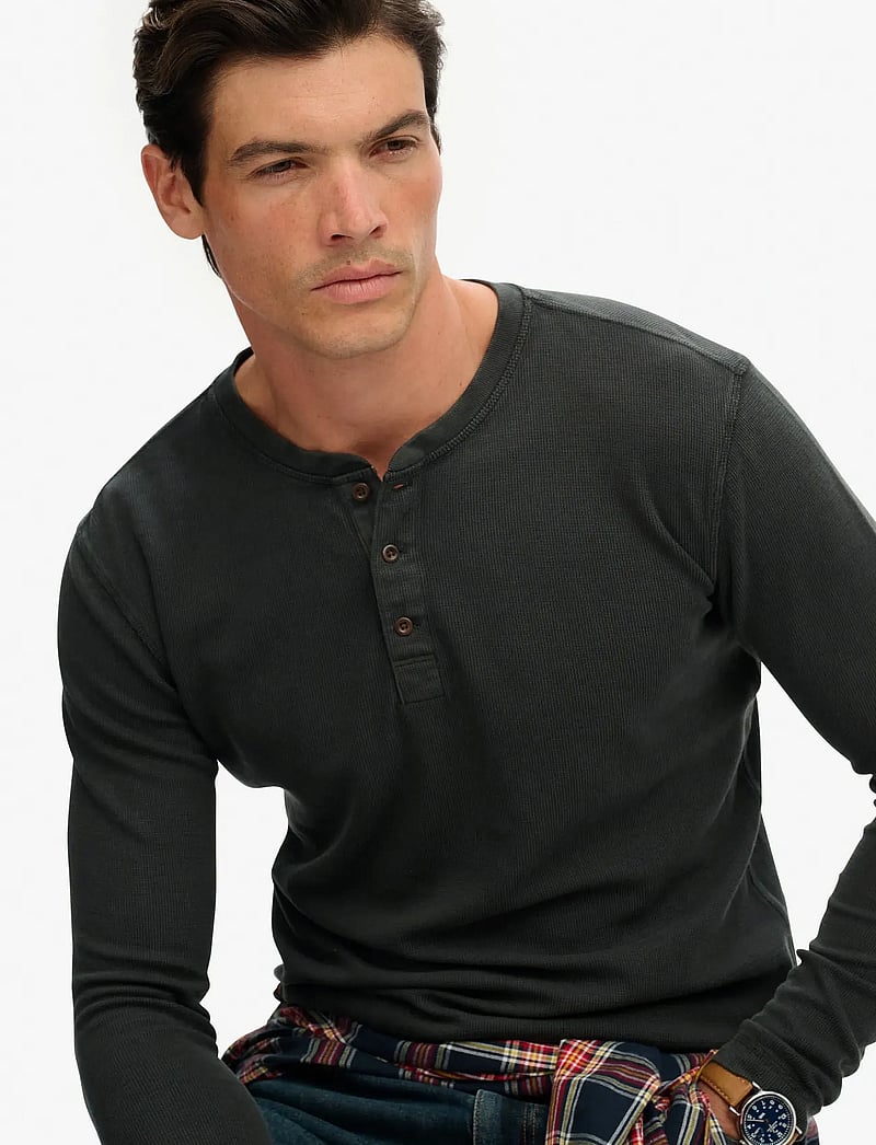 Superdry - WAFFLE LONG SLEEVE HENLEY TOP - langärmelig - washed black - 3