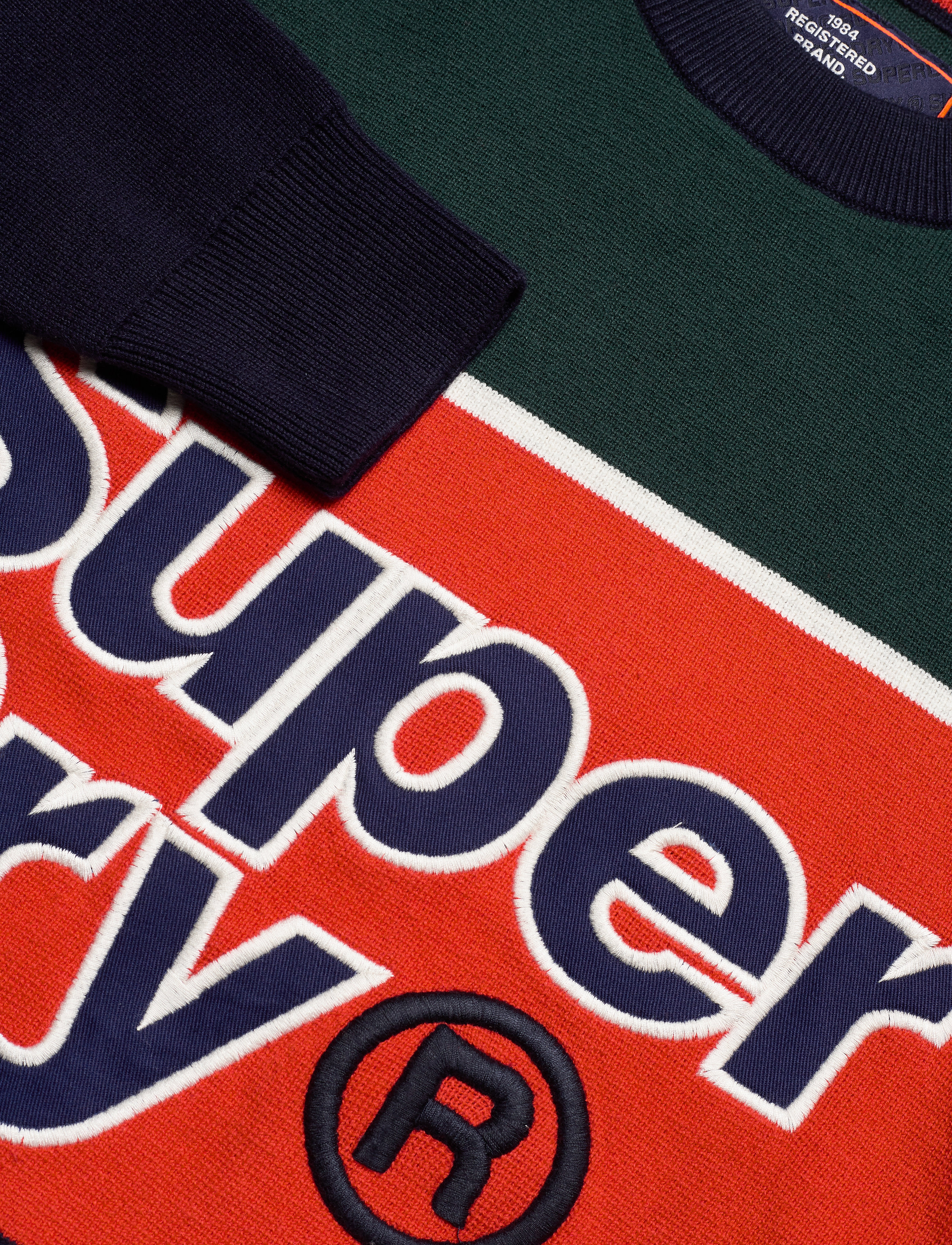 Superdry - MEGA LOGO CREW - dknvy/moorsideornge/highlndgrn - 2