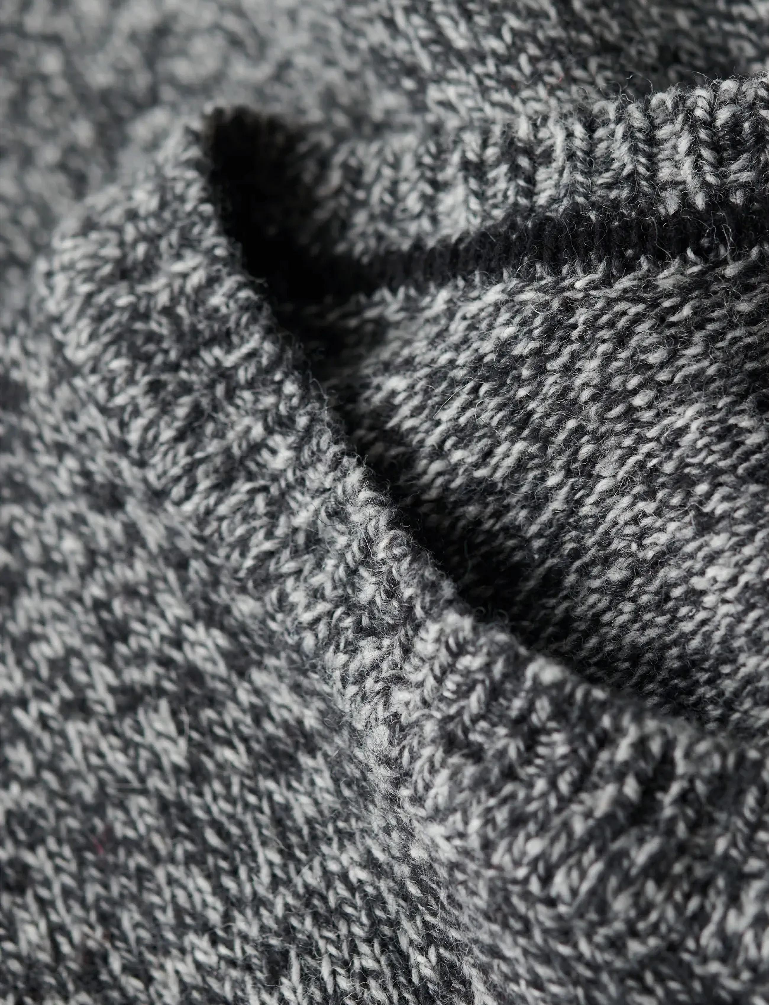 Superdry - ESSENTIAL SLIM FIT CREW JUMPER - rundhals - dark charcoal jaspe - 5