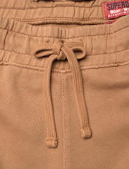 Superdry - RELAXED CARGO JOGGERS - sweatpants - classic camel - 3