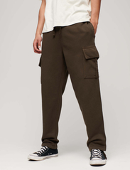 Superdry - RELAXED CARGO JOGGERS - collegehousut - dusk brown - 2