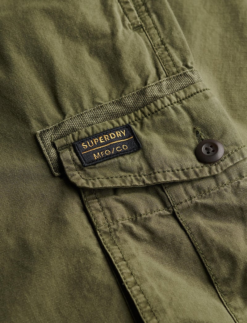 Superdry - PARACHUTE LIGHT CARGO PANT - cargohose - chive green - 2