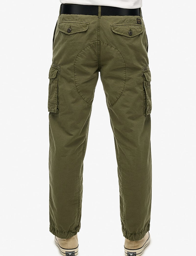 Superdry - PARACHUTE LIGHT CARGO PANT - cargohose - chive green - 4