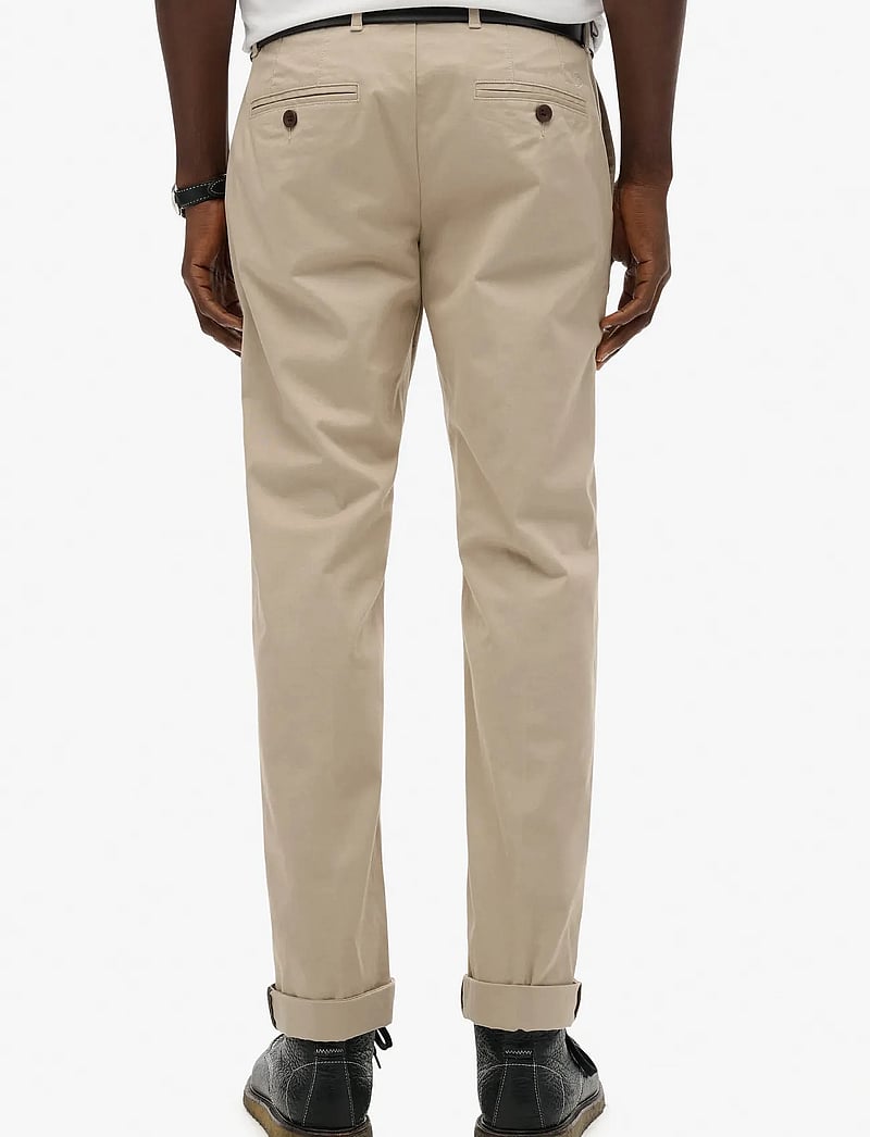 Superdry - PREMIUM REGULAR CHINO - chino püksid - sandstone brown - 3