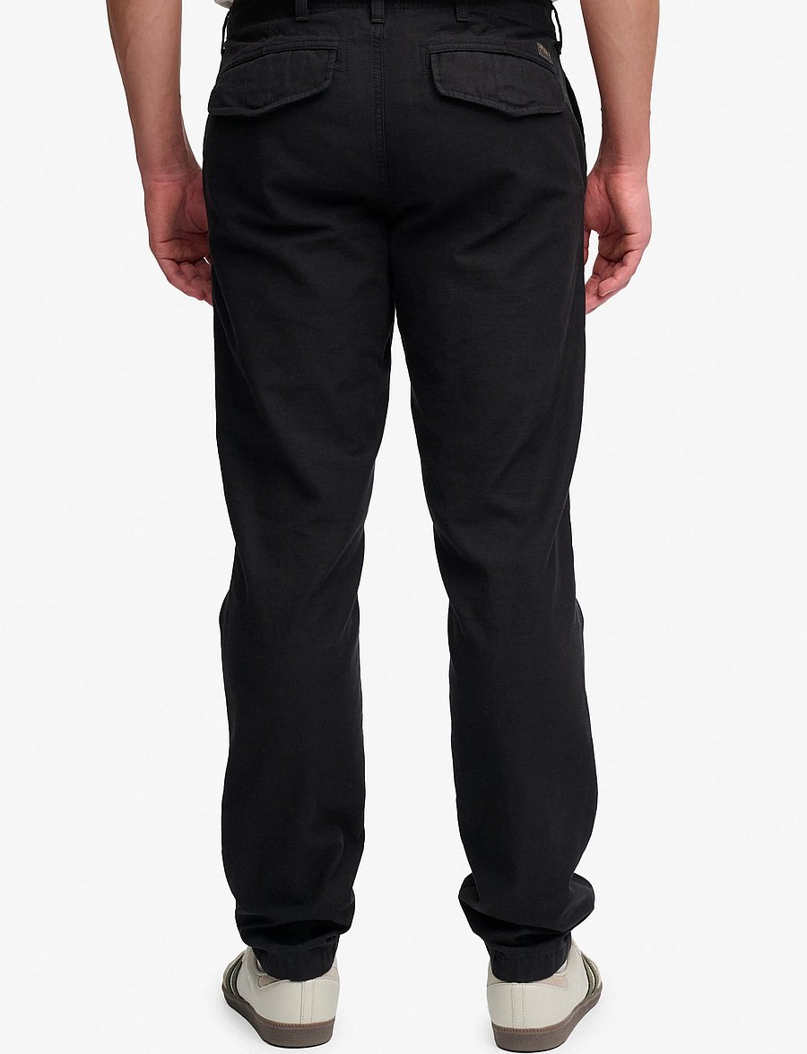 Superdry - TAPERED WASHED CHINO - chino-püksid - jet black - 3