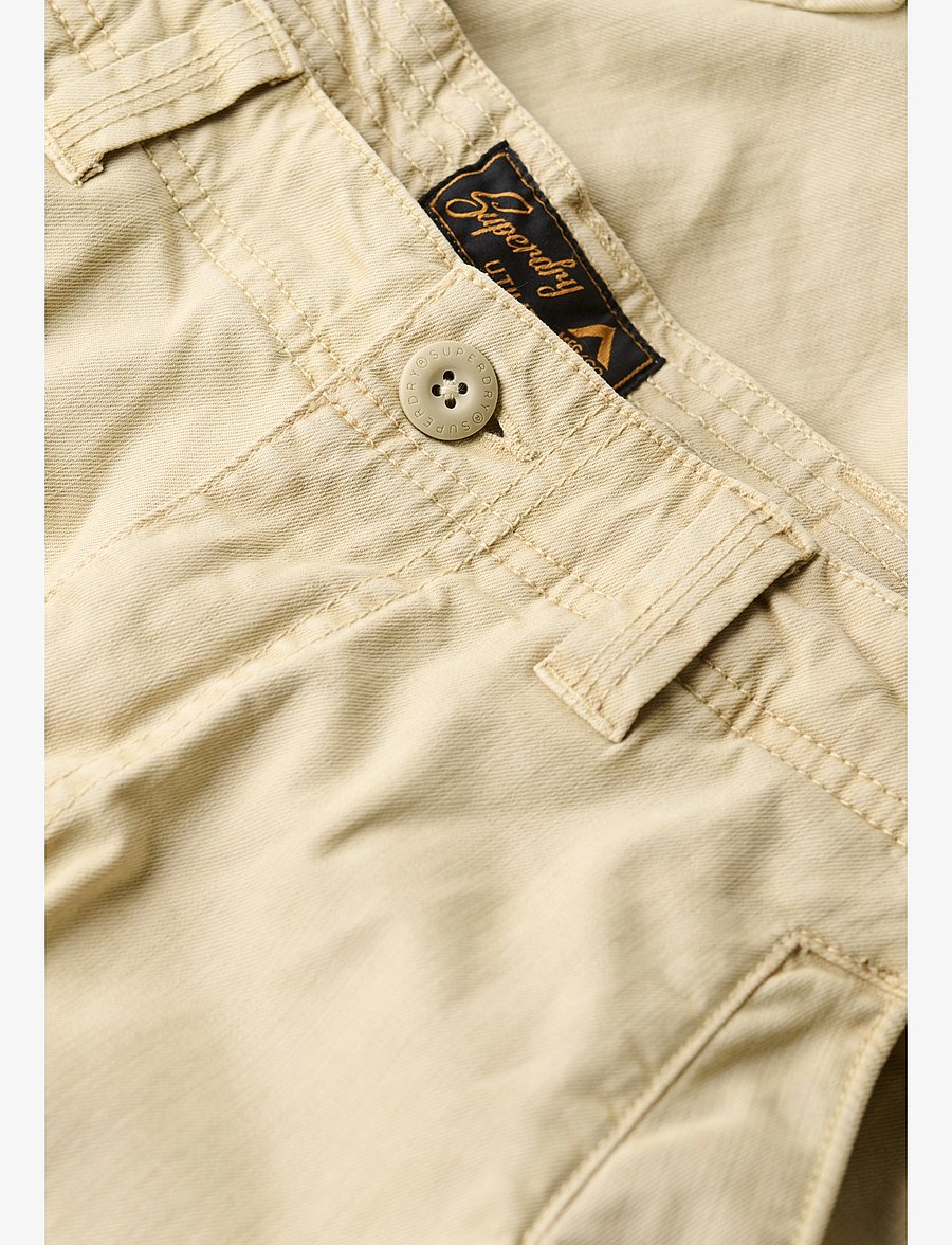 Superdry - CORE CARGO SHORT - lühikesed kargopüksid - sand - 2