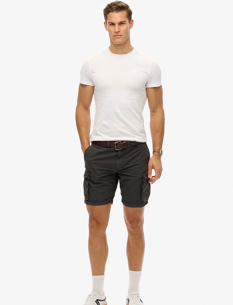 Superdry - PARACHUTE LIGHT SHORT - cargo shorts - blackboard - 0