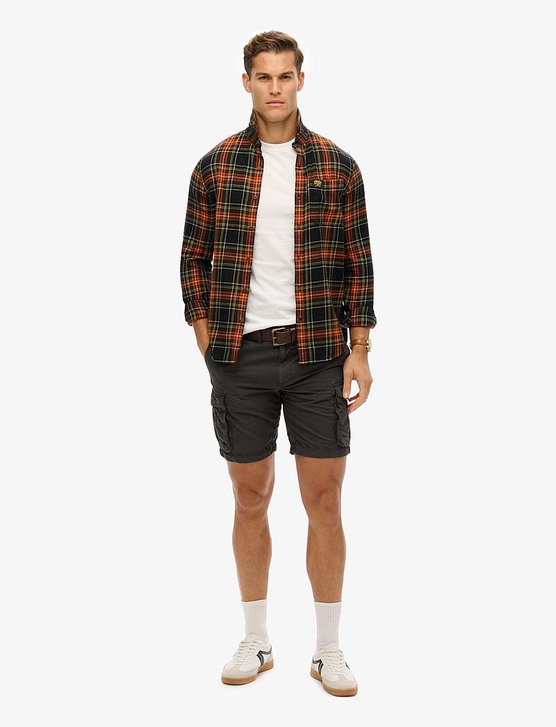 Superdry - PARACHUTE LIGHT SHORT - cargo shorts - blackboard - 4