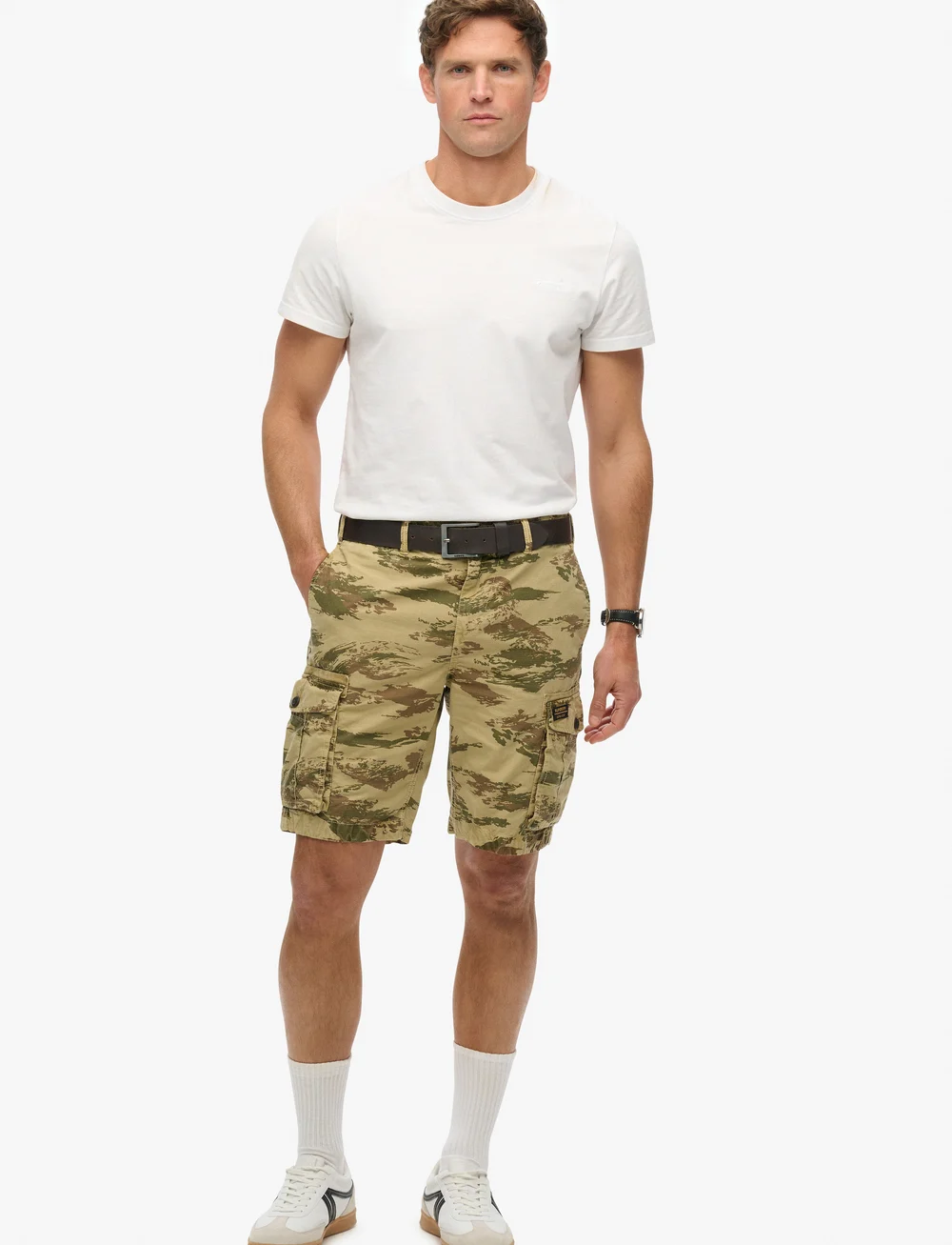 Superdry - PARACHUTE LIGHT SHORT - cargo shorts - lizard camo desert - 0