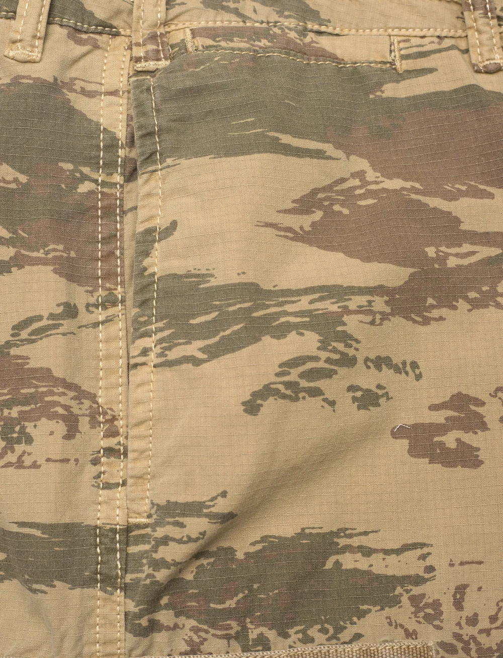 Superdry - PARACHUTE LIGHT SHORT - cargo shorts - lizard camo desert - 3