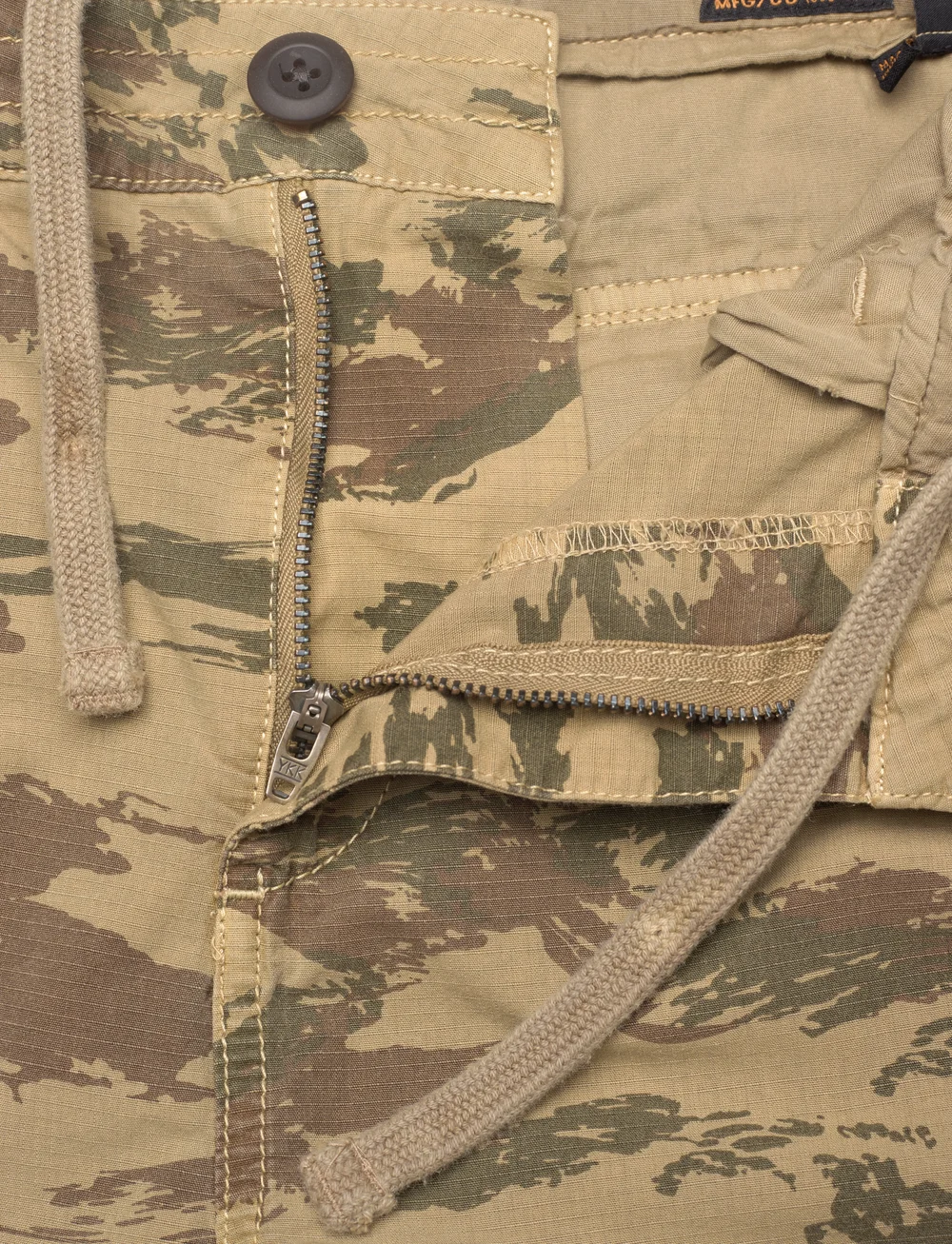 Superdry - PARACHUTE LIGHT SHORT - cargo shorts - lizard camo desert - 4