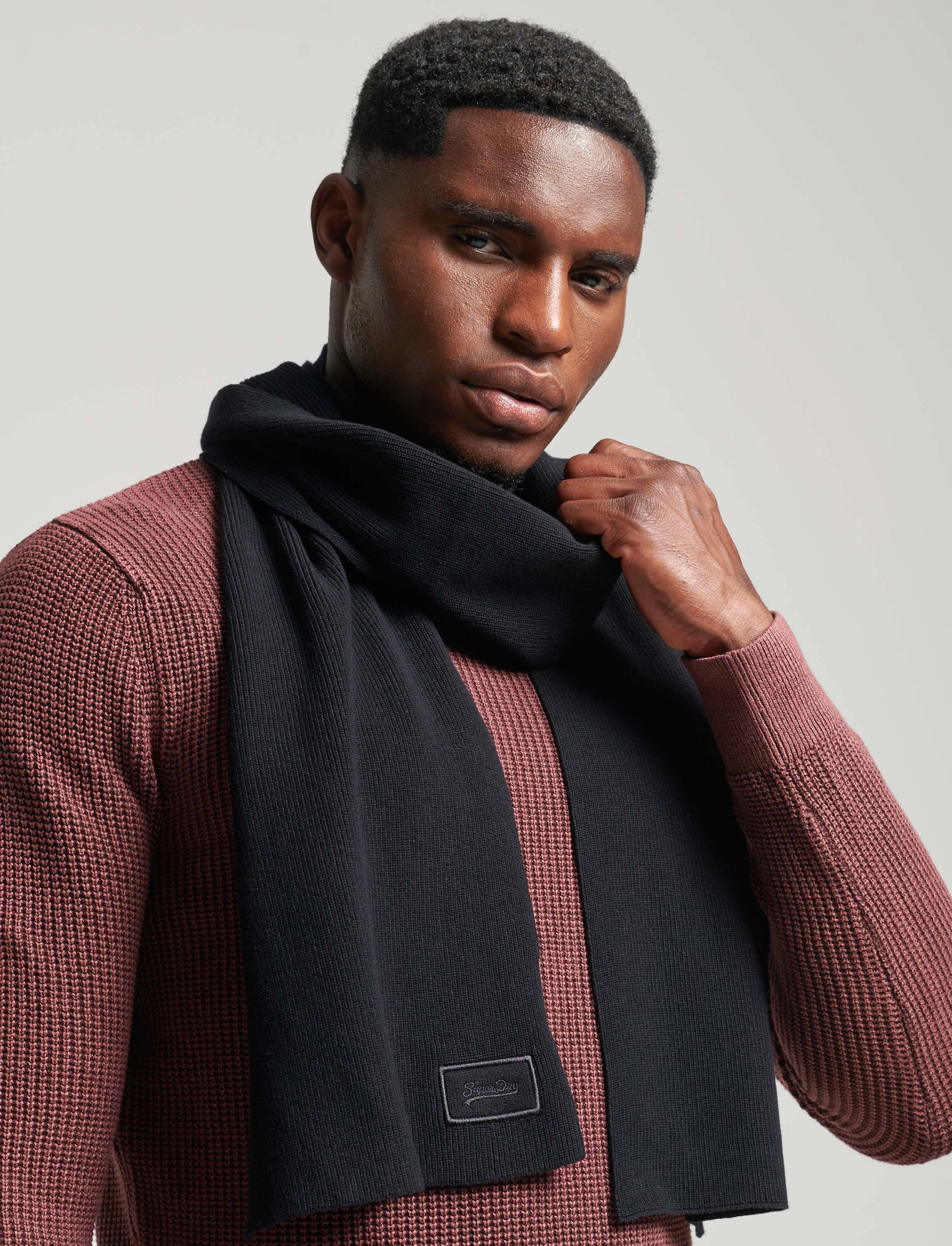 Superdry - KNITTED LOGO SCARF - black - 2