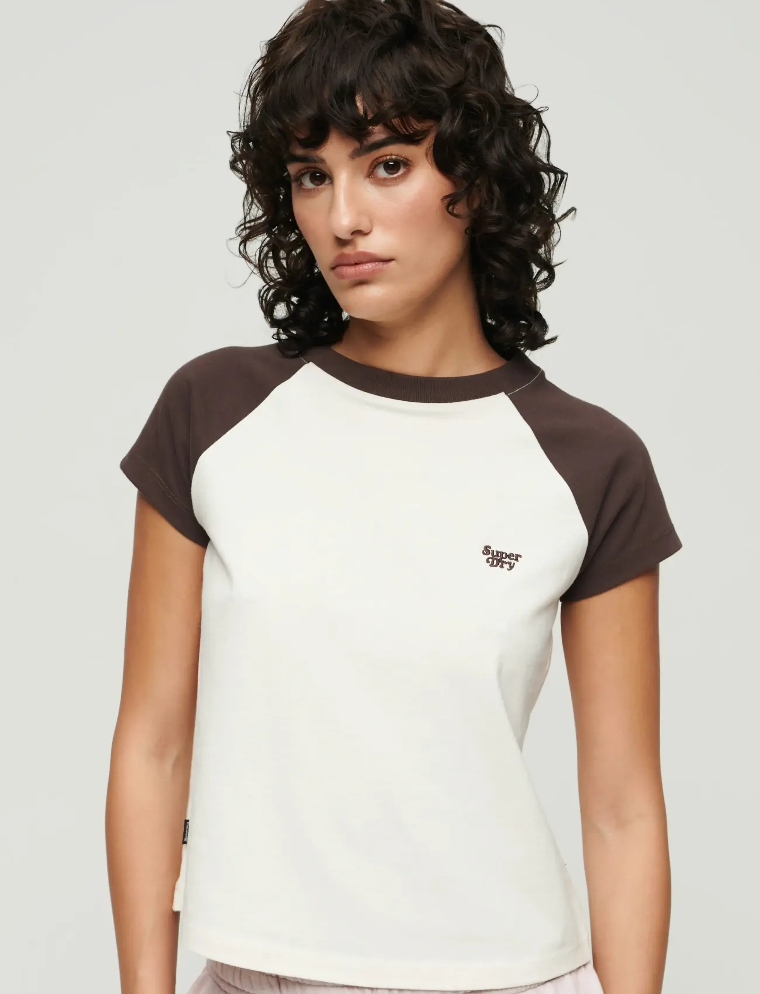 Superdry ESSENTIAL LOGO RAGLAN SLUB TEE - T-Shirts & Tops - DARK BROWN/ OFF WHITE / cream