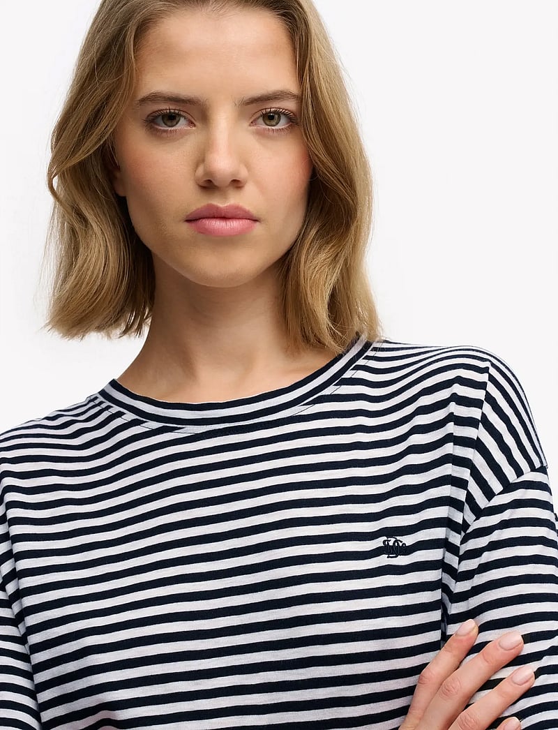 Superdry - STUDIOS CREW TEE - t-shirts - optic,black stripe - 2