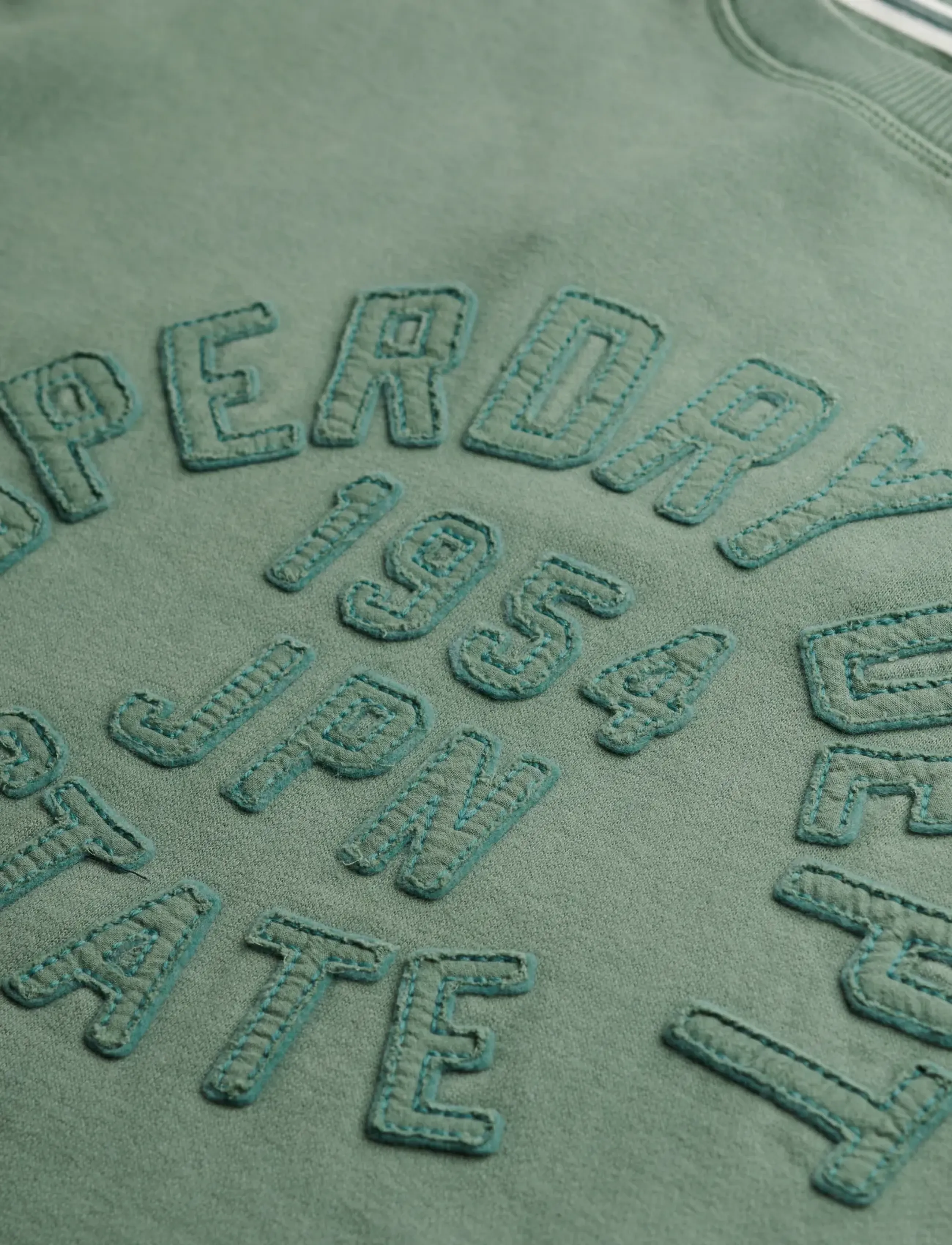 Superdry - ATHLETIC TONAL APPLIQUE CREW - hverdags stil - laurel khaki - 5