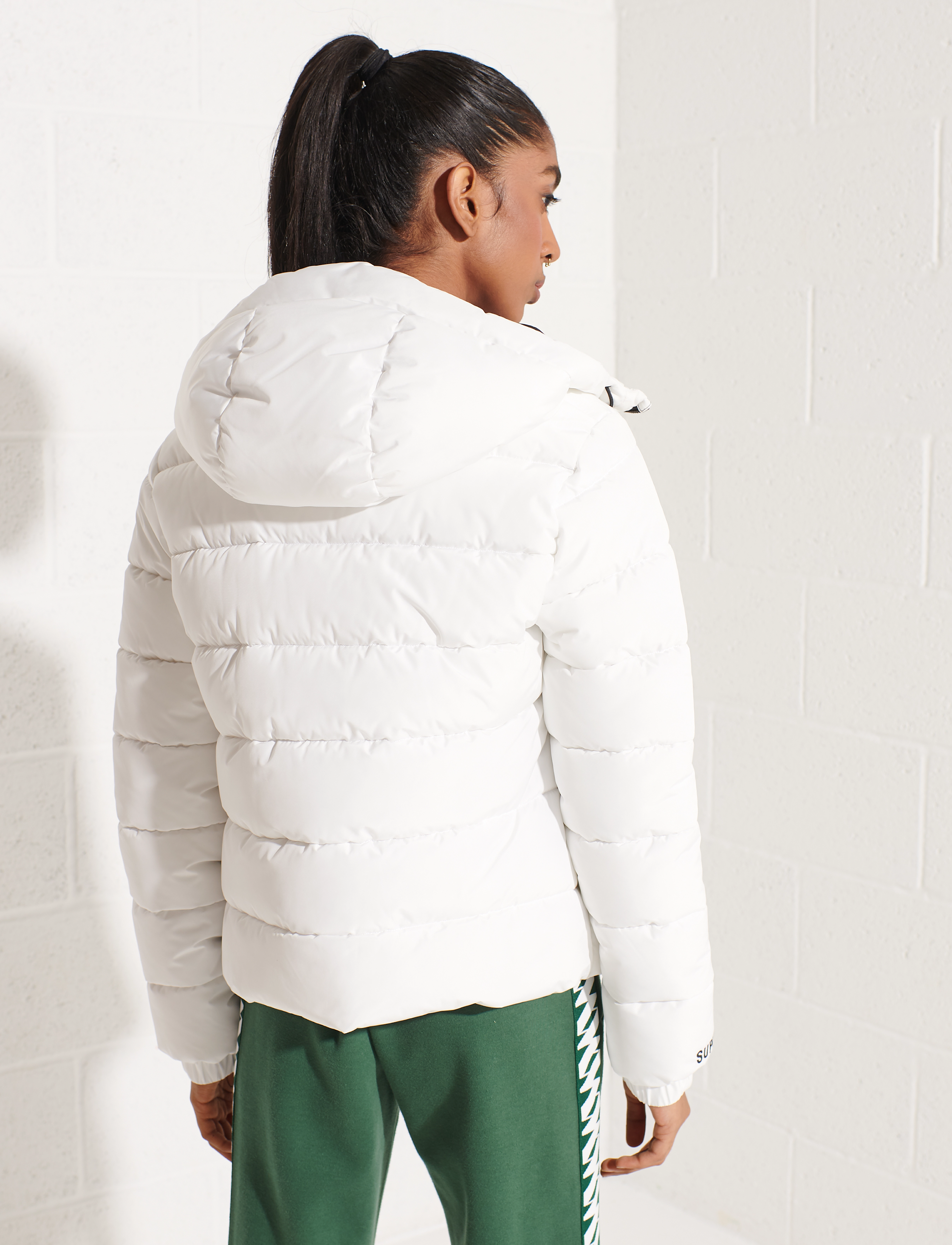 Superdry - HOODED SPIRIT SPORTS PUFFER - optic - 4