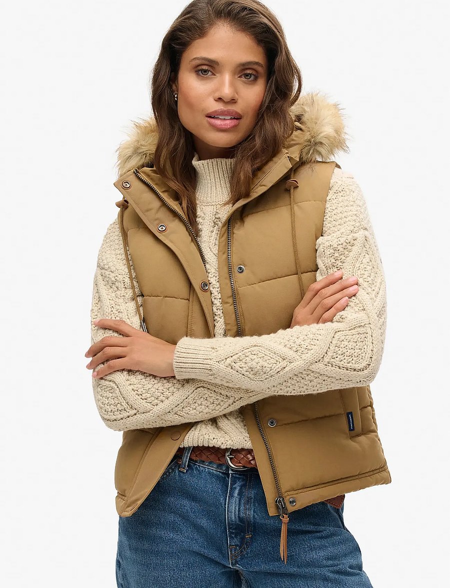 Superdry - VINTAGE EVEREST FAUX FUR GILET - vestes de printemps - sandstone - 0