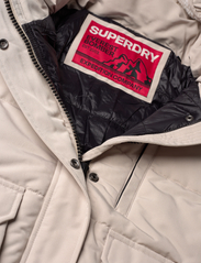 Superdry - EVEREST HOODED PUFFER BOMBER - kevättakit - chateau grey - 4
