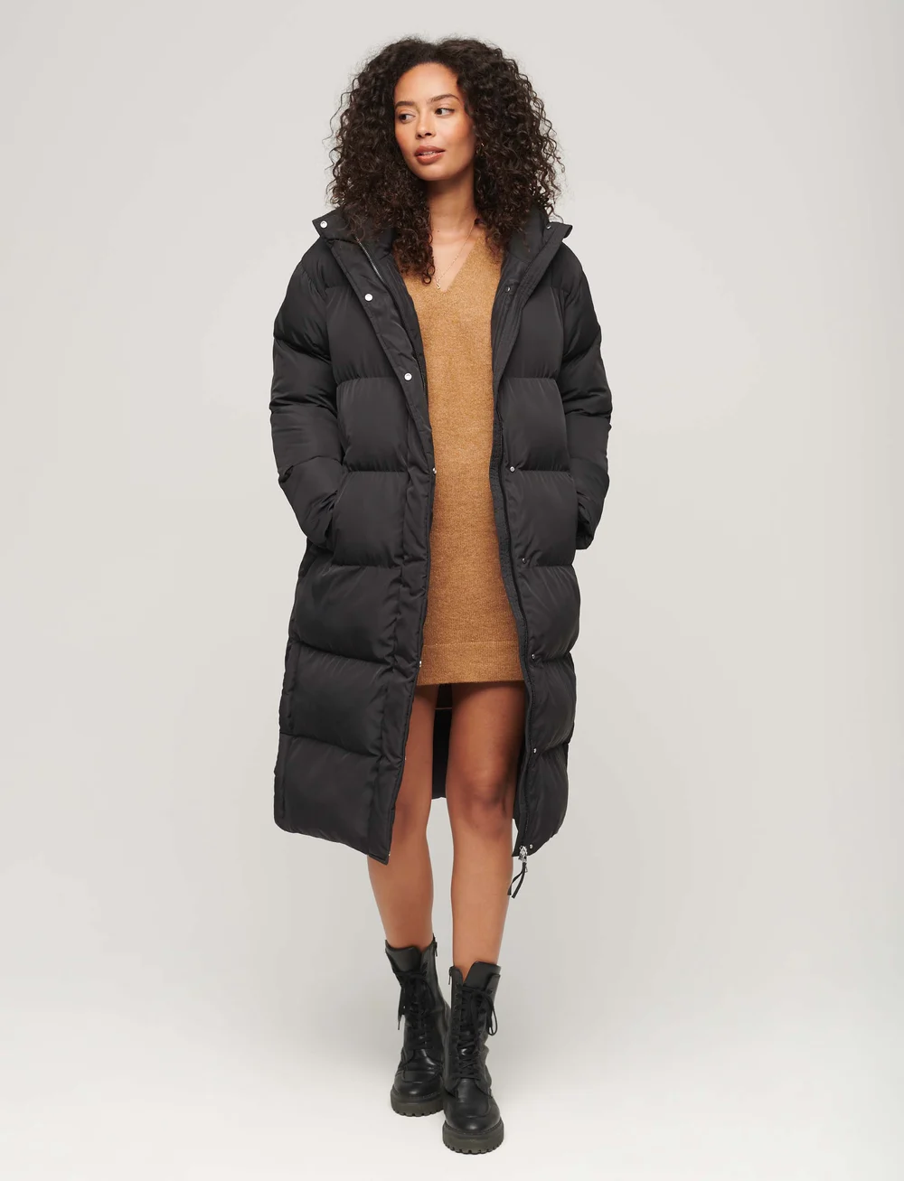 Superdry Longline Hooded Puffer Coat 199.99 Kaufen Sie Daunenmantel von Superdry online unter Boozt . Schnelle Lieferung und einfache Retouren
