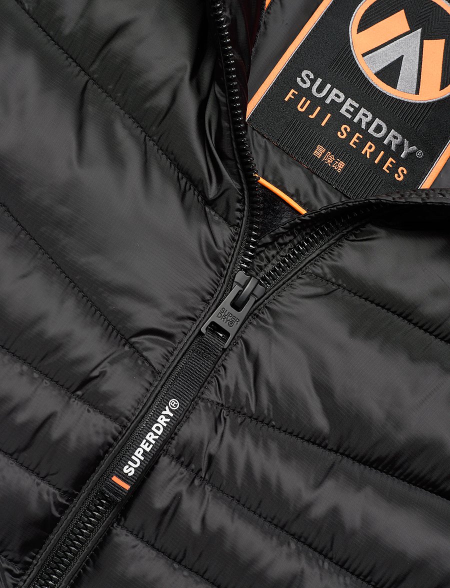 Superdry - HOODED FUJI QUILT PADDED JKT - black - 3