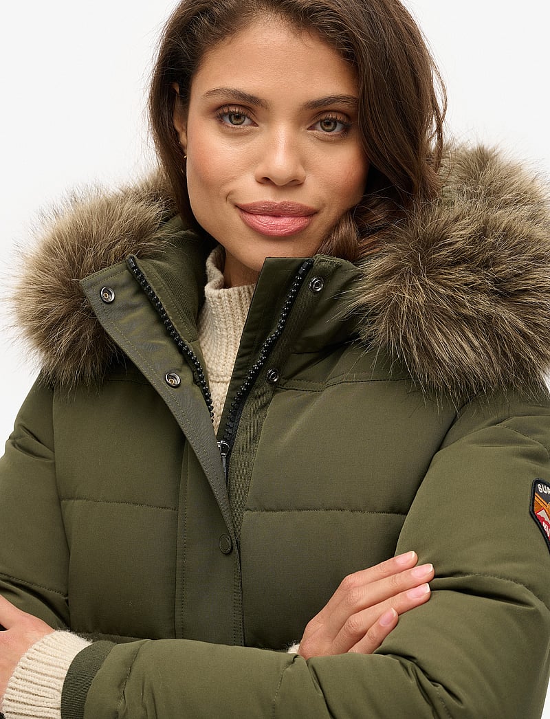 Superdry - EVEREST HOODED BOMBER JKT - talvejoped - army khaki - 4