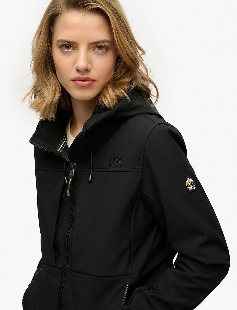 Superdry - HOODED CLASSIC TREKKER JACKET - friluftsjackor - meteorite black - 4