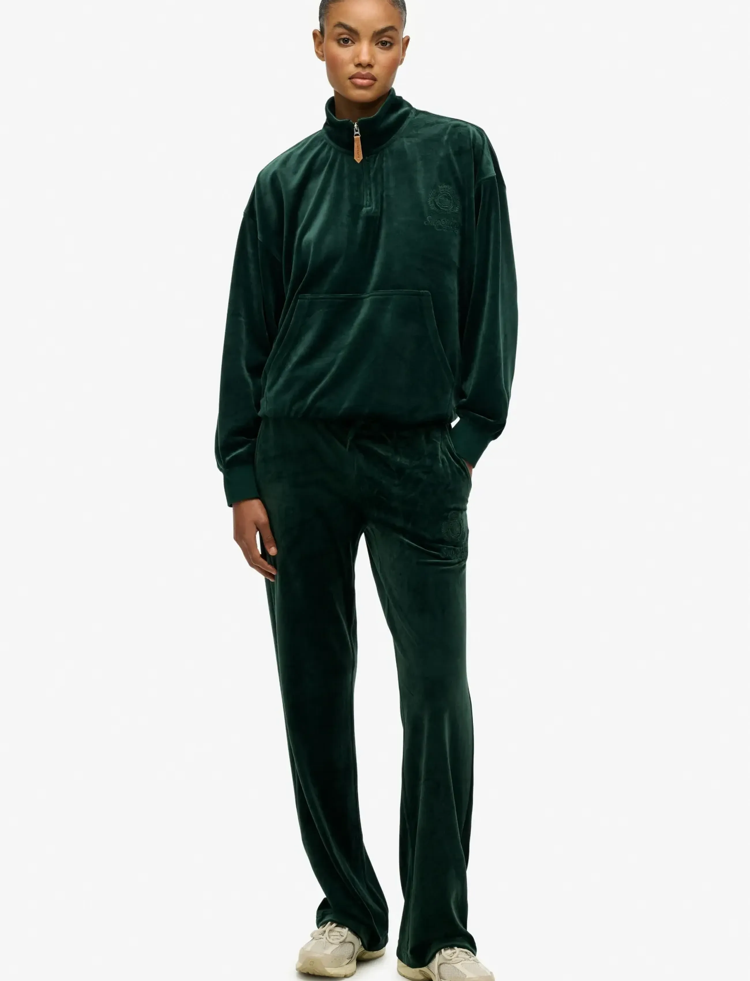 Superdry COUNTRY CLUB VELOUR JOGGER - Bukser - ENAMEL GREEN / green