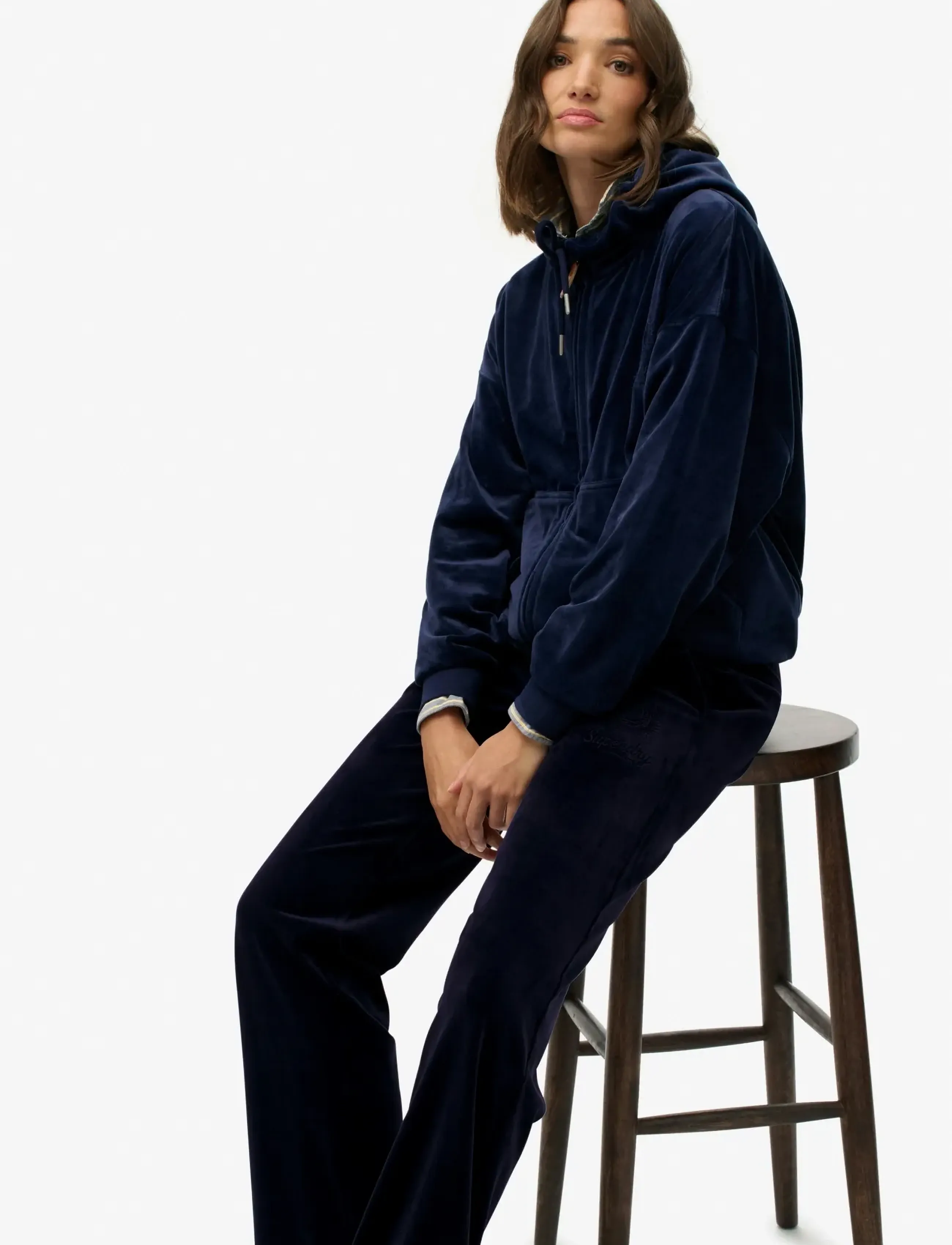 Superdry - COUNTRY CLUB VELOUR JOGGER - hose mit geradem bein - rich navy - 4