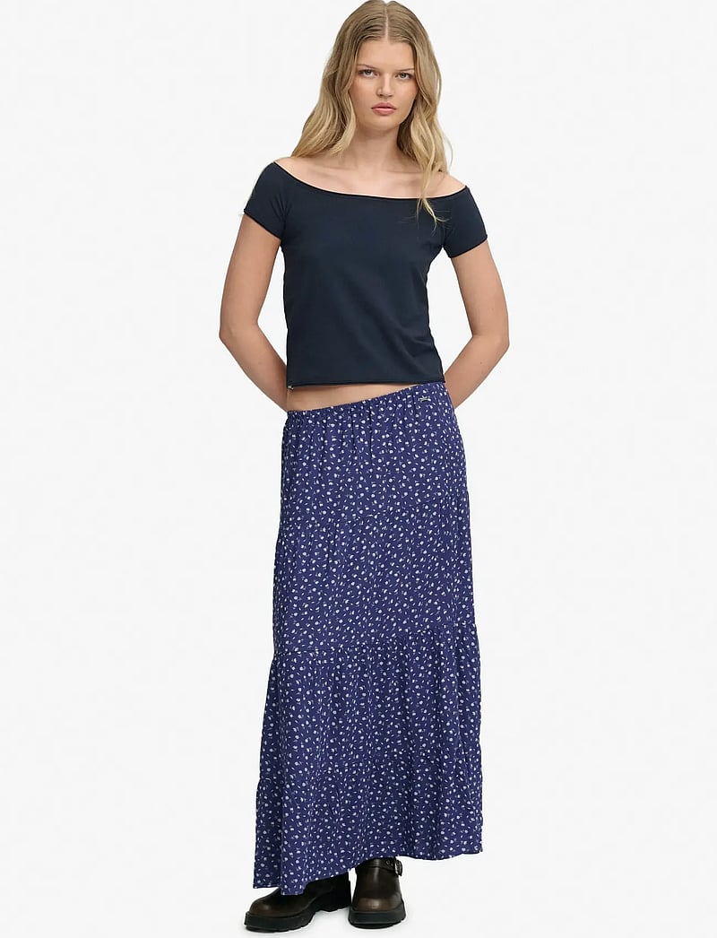Superdry - WOVEN TIERED MAXI SKIRT - maxi nederdele - mariner navy ditsy floral - 3