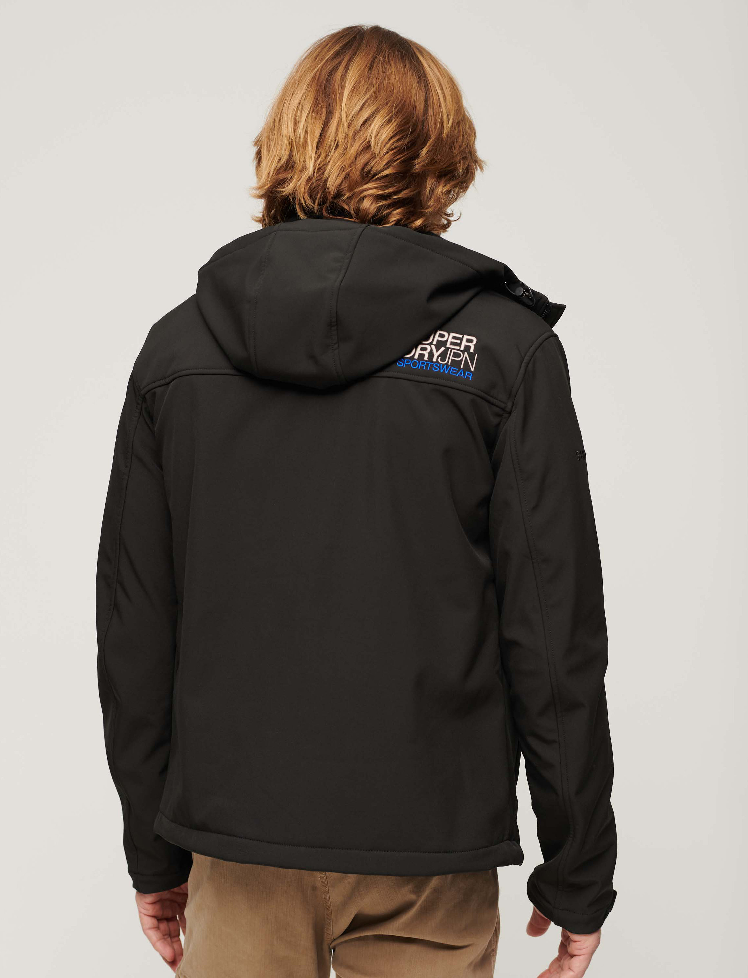 Superdry - HOODED SOFT SHELL TREKKER JKT - black - 3