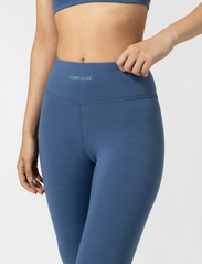 super.natural - W COMFY HIGH RISE TIGHT - running & training tights - night shadow blue - 3